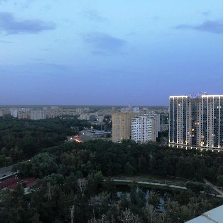 Квартира Парковые Озера Appartamento Kiev Esterno foto