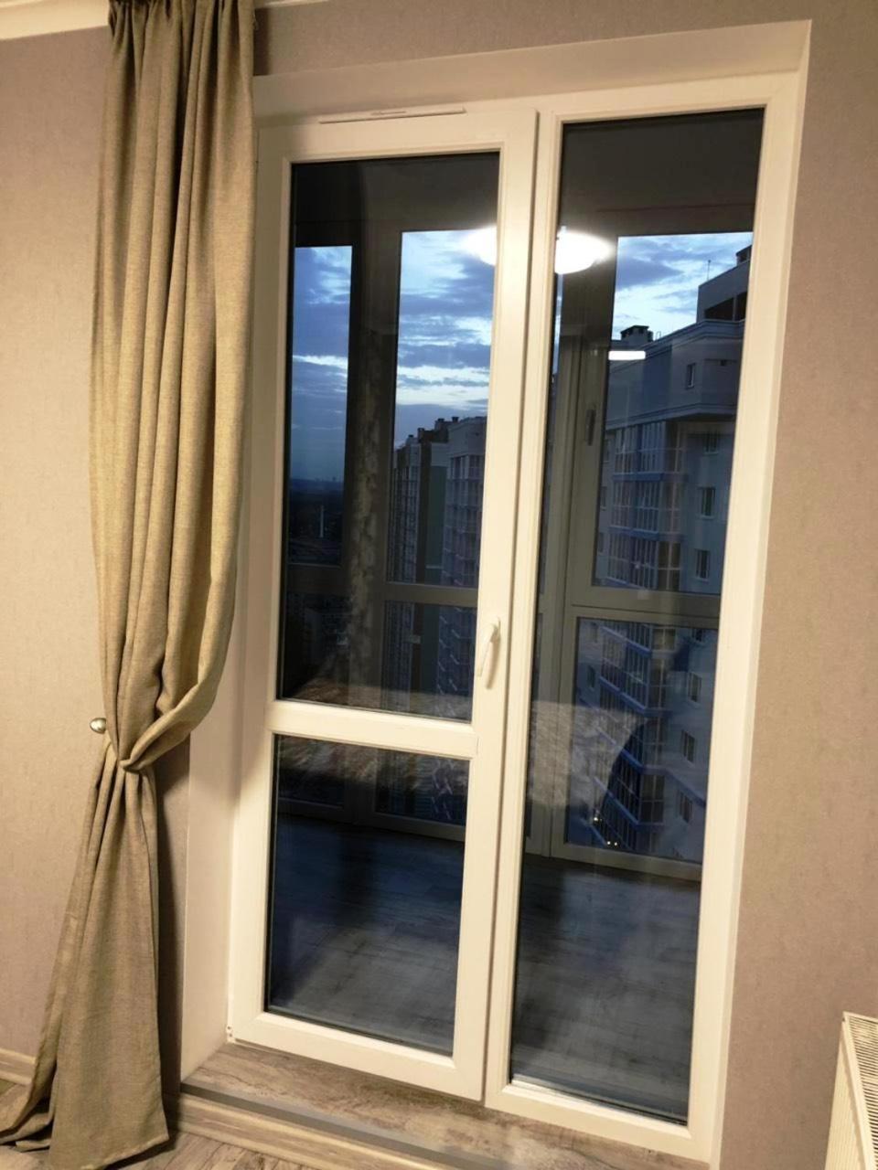 Квартира Парковые Озера Appartamento Kiev Esterno foto